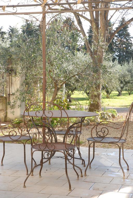 Gite Du Mas Des Oliviers Mézoargues المظهر الخارجي الصورة